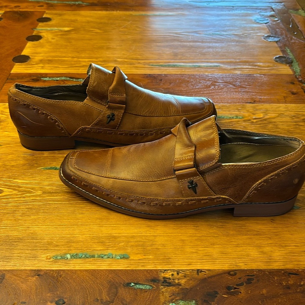 Lounge, by Mark Nason.  Italian Stlye Dress Slip-Ons